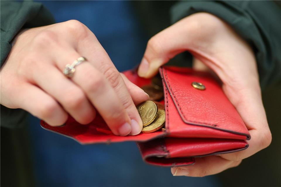 Gestiegene Preise belasten die Budgets der Menschen (Archivbild)Jan Woitas/dpa