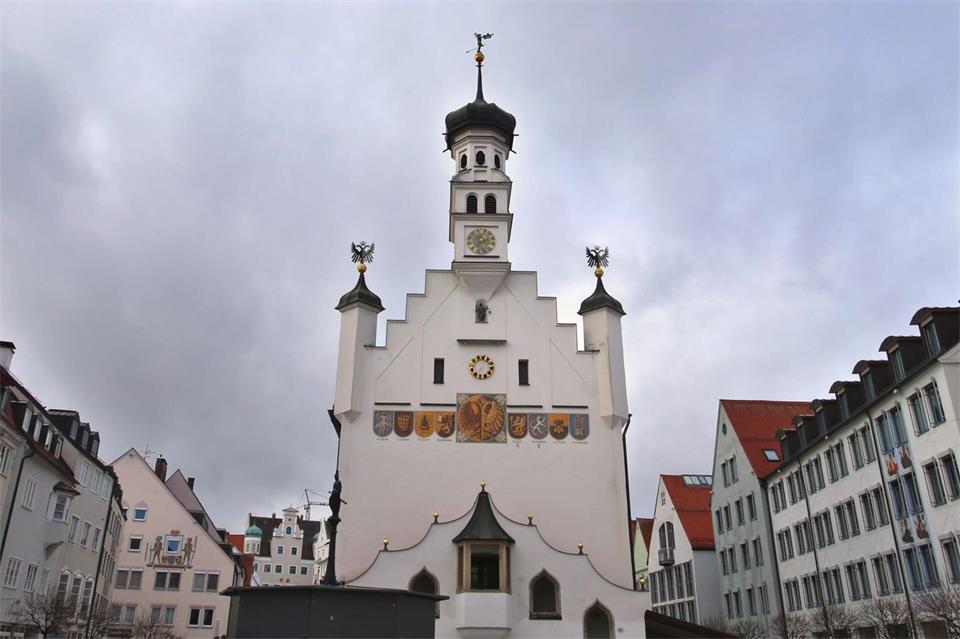 Gestohlene Parkmünzen, gelöschte Bußgeldakten - im Rathaus von Kempten mussten mehrfach Unregelmäßigkeiten aufgearbeitet werden. (Archivbild)Karl-Josef Hildenbrand/dpa