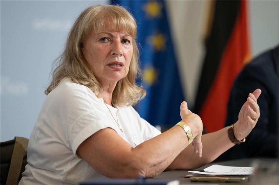 Gesundheitsministerin Petra Köpping will in Südkorea Impulse für Sachsens Gesundheitswesen sammeln. (Archivbild) Sebastian Kahnert/dpa