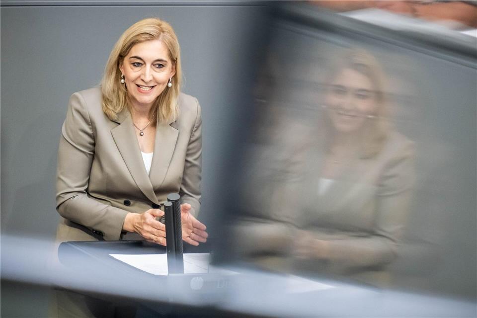 Gesundheitsministerin Warken warb um Zustimmung für die Reform. Michael Kappeler/dpa