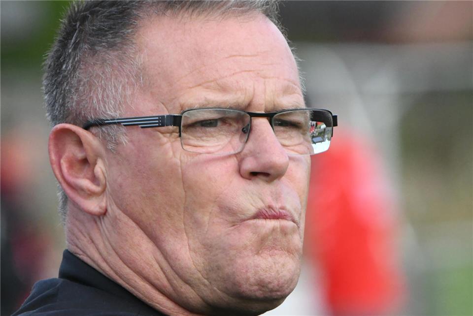 Gewann Erkenntnisse, seine Raesfelder aber verloren den ersten Test: Trainer Christian Gabmaier.