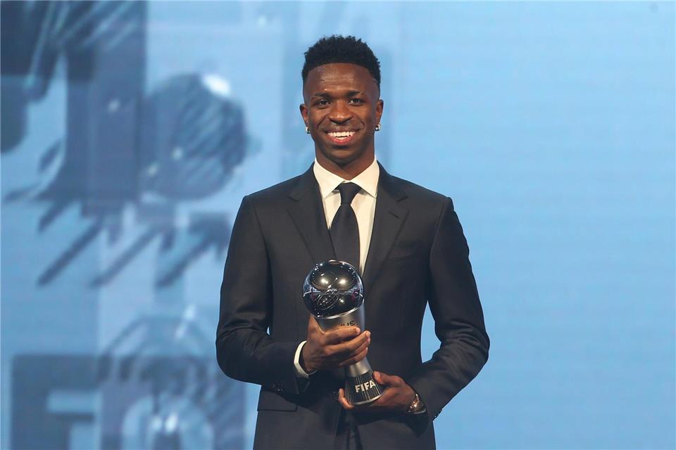 Gewann die Weltfußballer-Trophäe im vorigen Jahr: Vinicius Junior.Hussein Sayed/AP/dpa