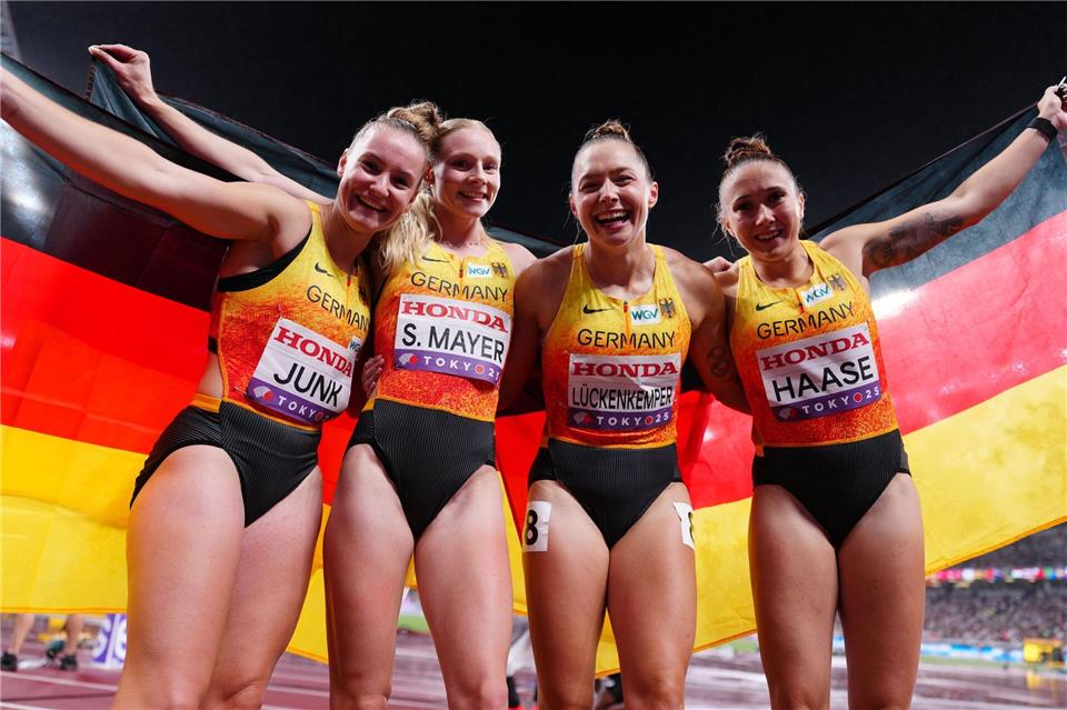 Gewannen WM-Bronze: Sophia Junk, Sina Mayer, Gina Lückenkemper und Rebekka Haase (v. l.).Michael Kappeler/dpa
