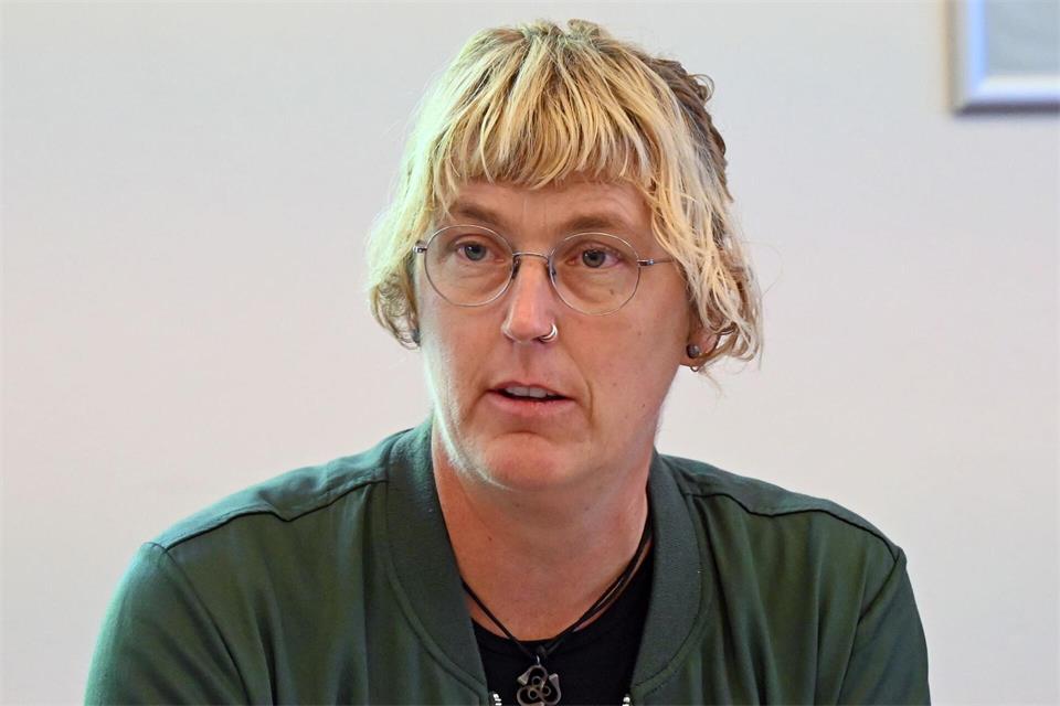 Gewerkschafterin Yvonne Heimbüchel kritisiert Schulsenatorin Bekeris. (Archivbild) David Hammersen/dpa