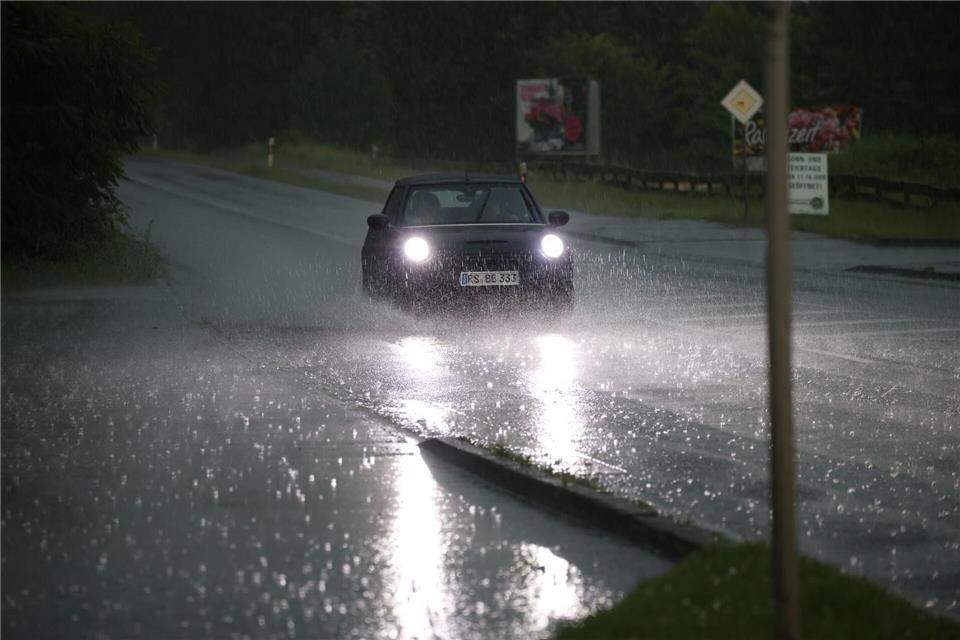 Gewitter sind am Abend über NRW hinweggezogen. Mancherorts regnete es sehr stark.Christoph Reichwein/dpa