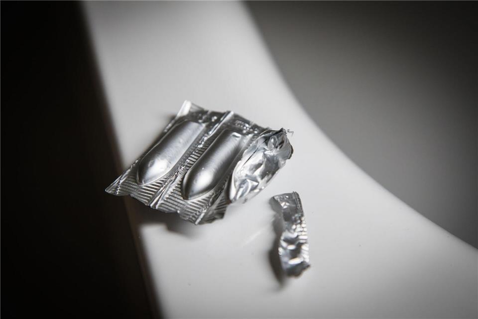 Gewusst wie: Diese Tipps helfen beim Einführen von Zäpfchen.picture alliance / dpa-tmn