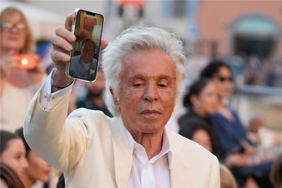 Giancarlo Giammetti, Mitbegründer des italienischen Modeunternehmens Valentino, sagte, Valentino sei „von der alten Schule“ gewesen.Gregorio Borgia/AP/dpa