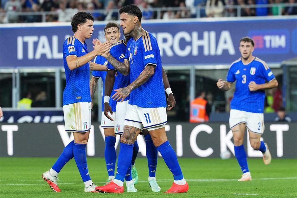 Gianluca Scamacca (Nr. 11) besorgte Italiens erste Führung.Antonio Calanni/AP/dpa