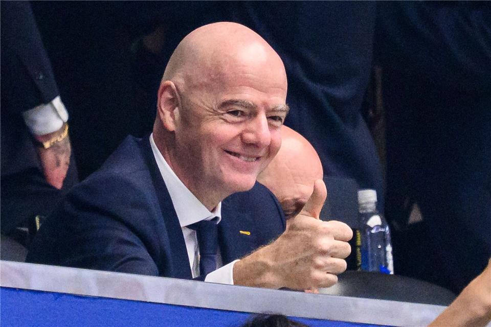 Gianni Infantino hat gute Laune bei der WM. Tom Weller/dpa