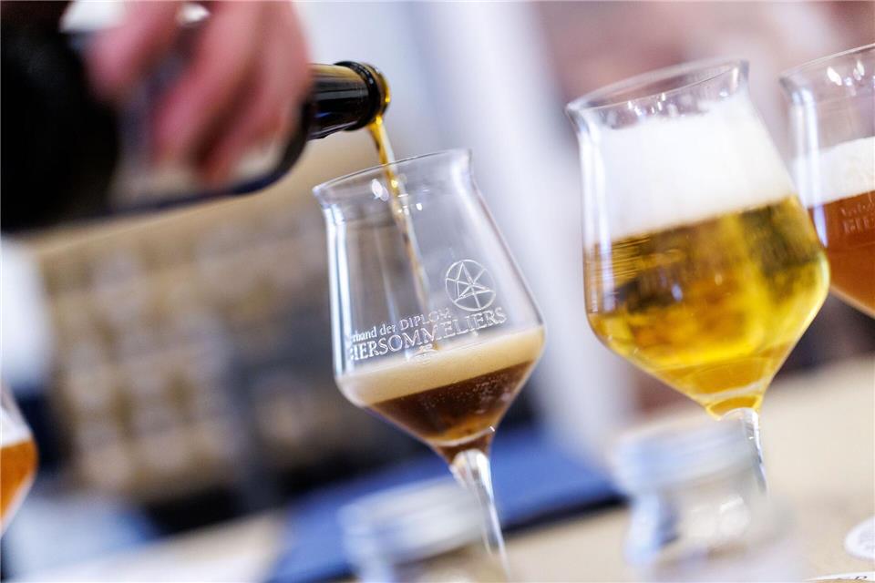 Gibt es in Restaurants bald einen Bier-Sommelier?Matthias Balk/dpa
