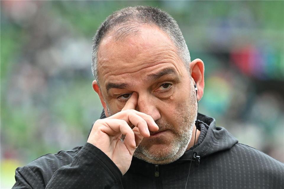 Gibt sich keinen Illusionen hin: Heidenheims Trainer Frank Schmidt.Carmen Jaspersen/dpa