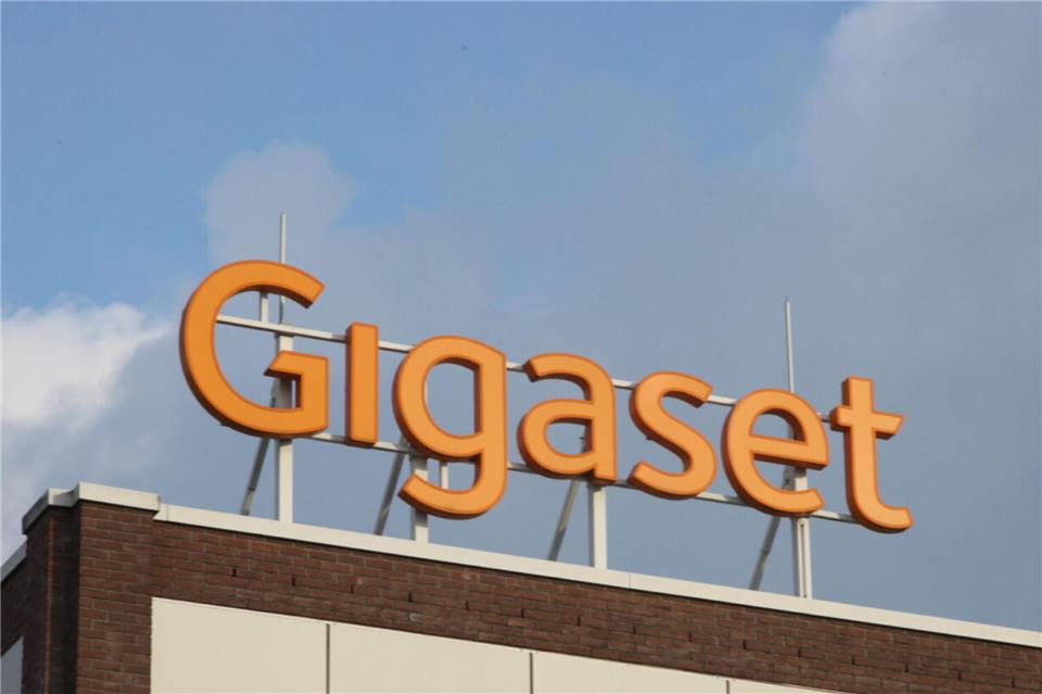 Gigaset in Bocholt hat einen neuen Auftrag bekommen. Für den kanadischen Anbieter Mitel sollen Telefone gebaut werden, die für europäische Kunden gedacht sind.