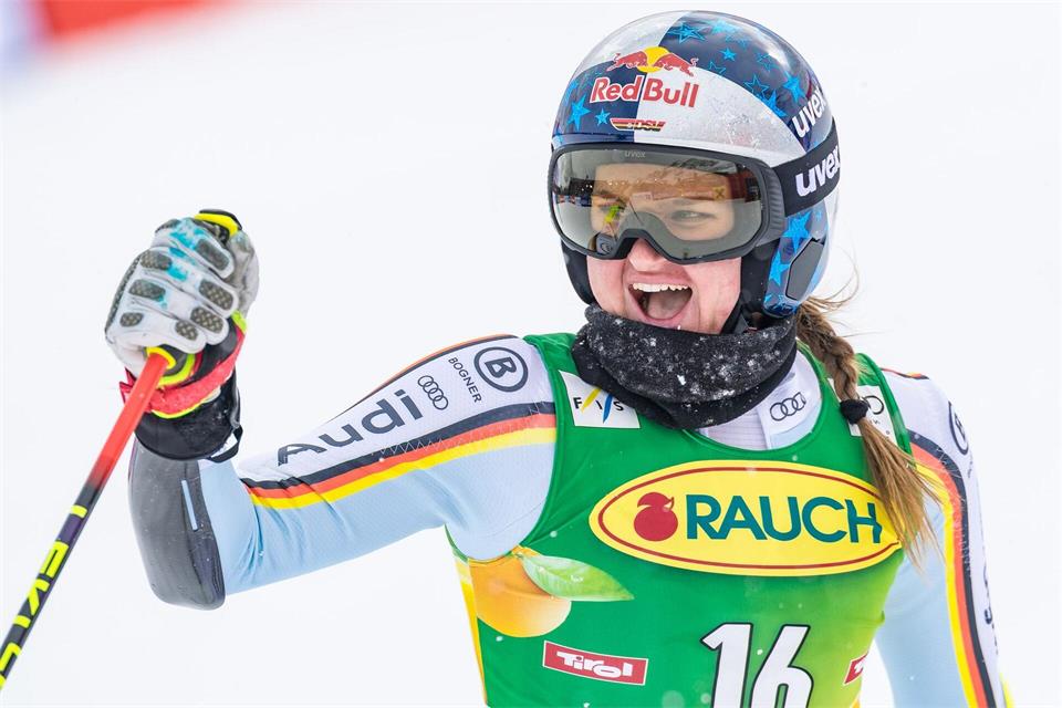 Gilt als Anwärterin auf den Gesamtweltcup: Emma Aicher.Expa/ Johann Groder/APA/dpa
