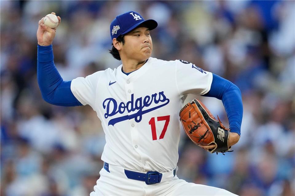 Erstmals seit 2000? LA Dodgers vor großem Baseball-Coup Gilt als bester Spieler der Welt: Shohei Ohtani.Ashley Landis/AP/dpa