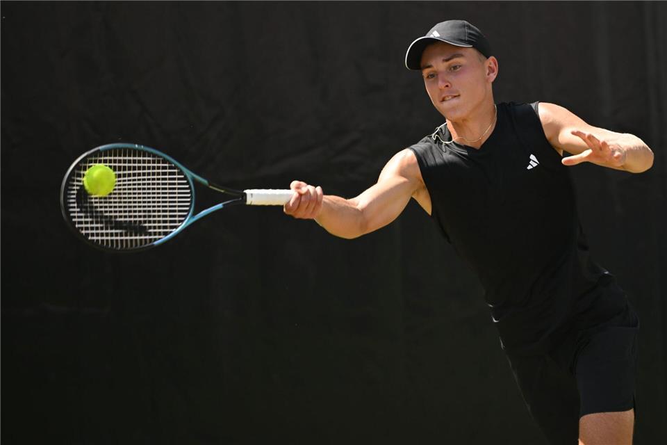 Gilt als großer Tennis-Hoffnungsträger: Justin EngelMarijan Murat/dpa