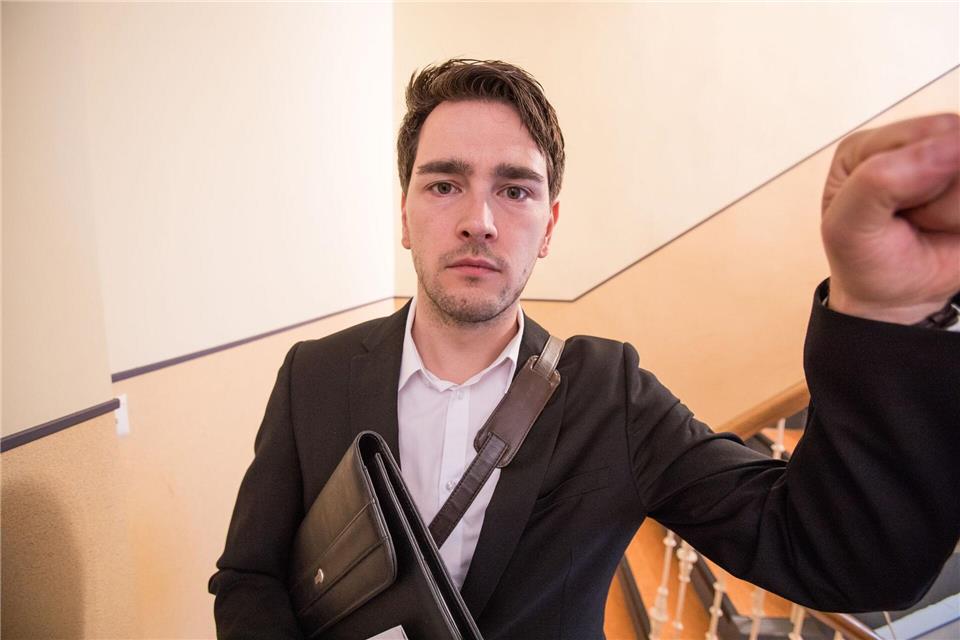 Gilt nicht nur online oder per Telefon: Das 14-tägige Widerrufsrecht greift auch bei Verträgen, die an der Haustür abgeschlossen wurden.Christin Klose/dpa-tmn