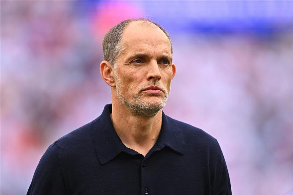 Ging mit unzufriedener Miene in die Halbzeitpause: Englands Trainer Thomas Tuchel. Tom Weller/dpa