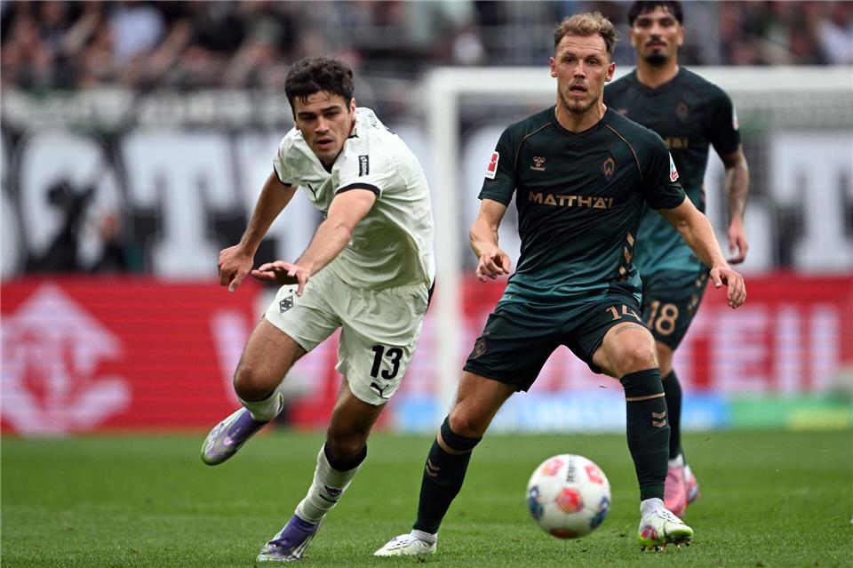 Giovanni Reyna (l) könnte Borussia Mönchengladbach verlassen. (Archivbild)Federico Gambarini/dpa