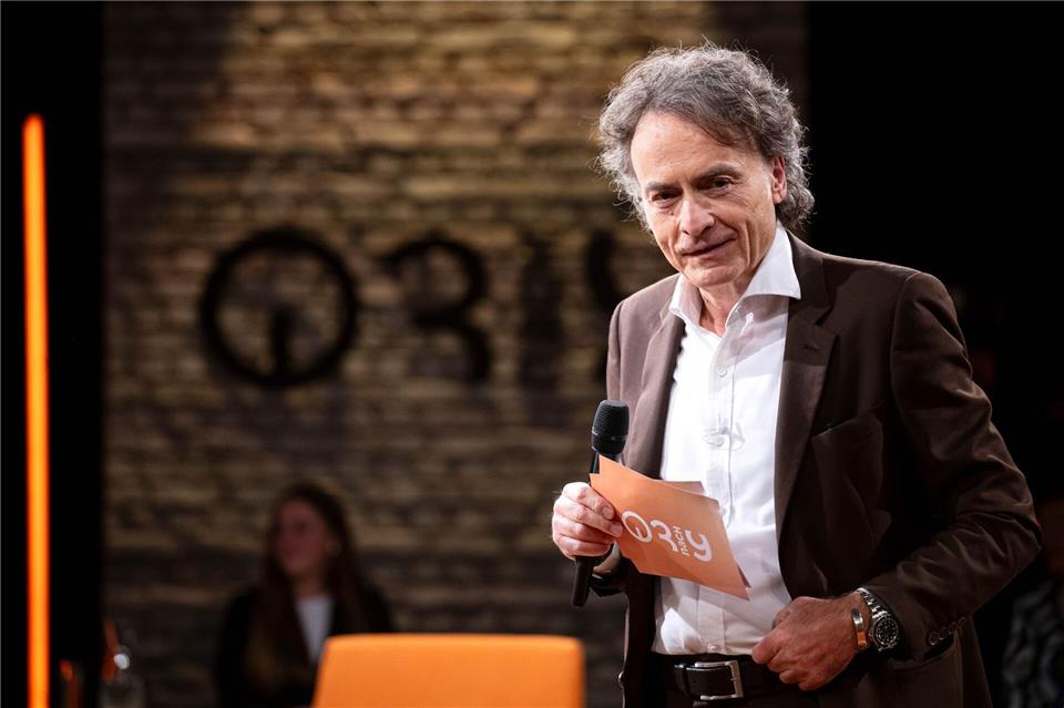 Giovanni di Lorenzo moderiert die Talkshow „3nach9“ seit 35 Jahren und hat bisher keine einzige Sendung verpasst. Sina Schuldt/dpa