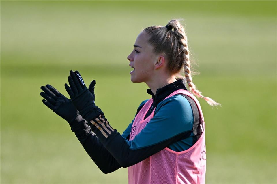 Giulia Gwinn führt künftig die deutschen Fußballerinnen als Stammkapitänin an.Arne Dedert/dpa