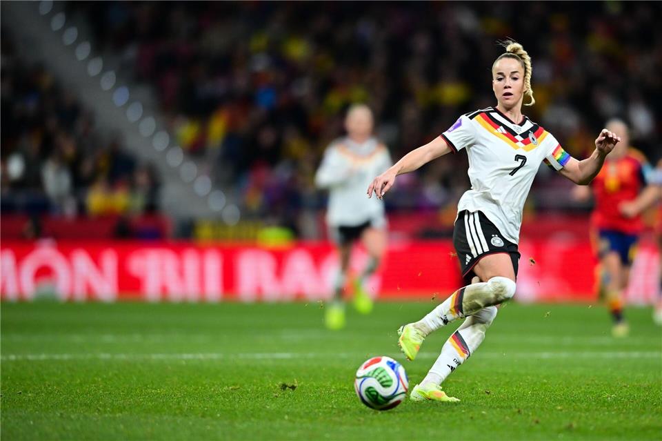 Giulia Gwinn spricht über ihre schweren Verletzungen. (Archivbild)Sebastian Christoph Gollnow/dpa