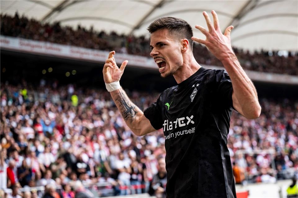 Gladbachs Julian Weigl jubelt.