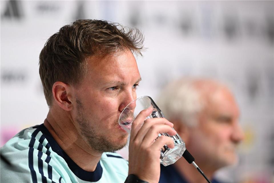 Glas halbvoll oder halbleer? Für Bundestrainer Julian Nagelsmann geht es jetzt in die heiße Phase.Federico Gambarini/dpa