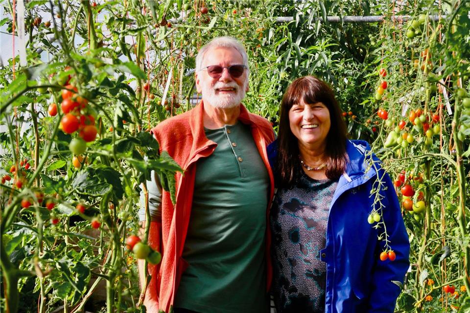 Glauben an die Kraft der irischen Natur: die deutschen Auswanderer Hans und Gaby Wieland.Daniela David/dpa-tmn