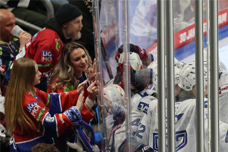 Glauben an die Wende: Die Adler Mannheim.Andreas Gora/dpa