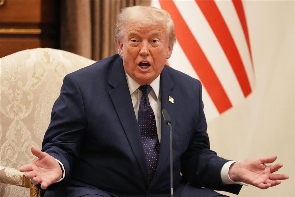 Gleich nach seiner Ankunft hat US-Präsident Donald Trump wieder gegen europäische Nato-Partner ausgeteilt.Alex Brandon/AP/dpa