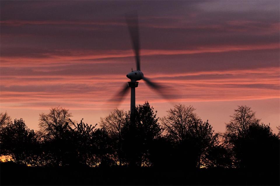 Gleich zwei Sturmtiefs sollen in diesen Tagen über Niedersachsen hinwegziehen. Julian Stratenschulte/dpa