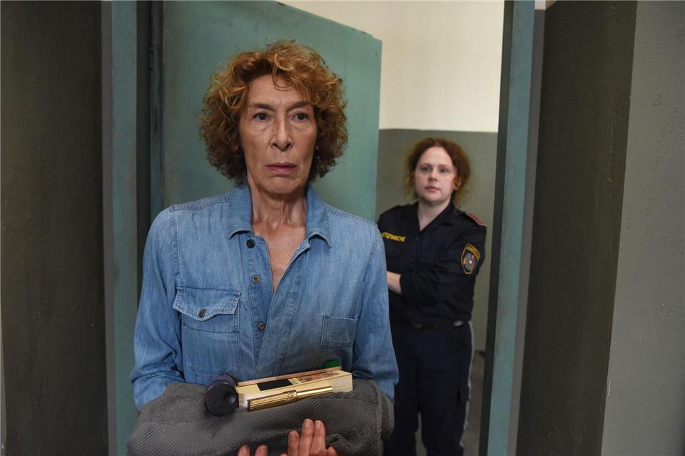 Gloria Almeda (Adele Neuhauser) wurde zu 15 Jahren Haft für den Auftragsmord an ihrem Gatten verurteilt. Im Gefängnis schmiedet sie einen Racheplan.Hubert Mican/ZDF/dpa