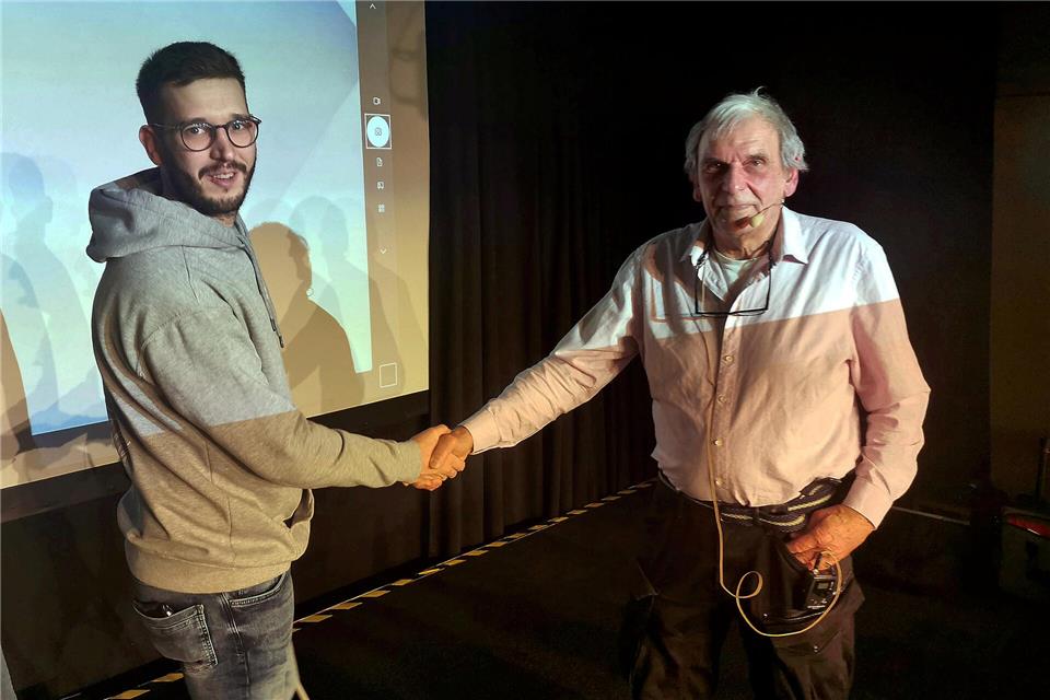 Glückwunsch: Christoph Prüm von der Stiftung „Ein Erbe für jeden“ gratulierte Steffen Wies (links). 