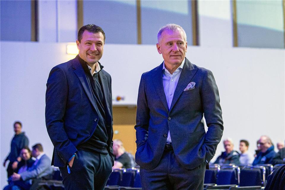 Görlich (r.) konnte die Hertha-Mitglieder begeistern.Matthias Koch/Sportfoto Matthias Koch./dpa