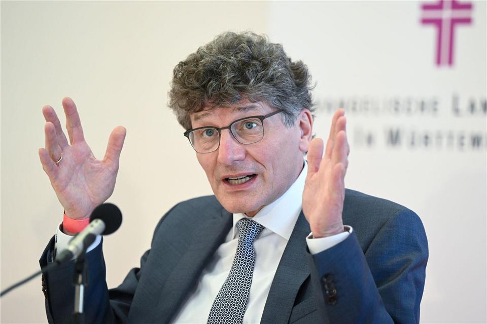 Gohl ist seit 2022 Landesbischof. (Archivbild)Bernd Weißbrod/dpa