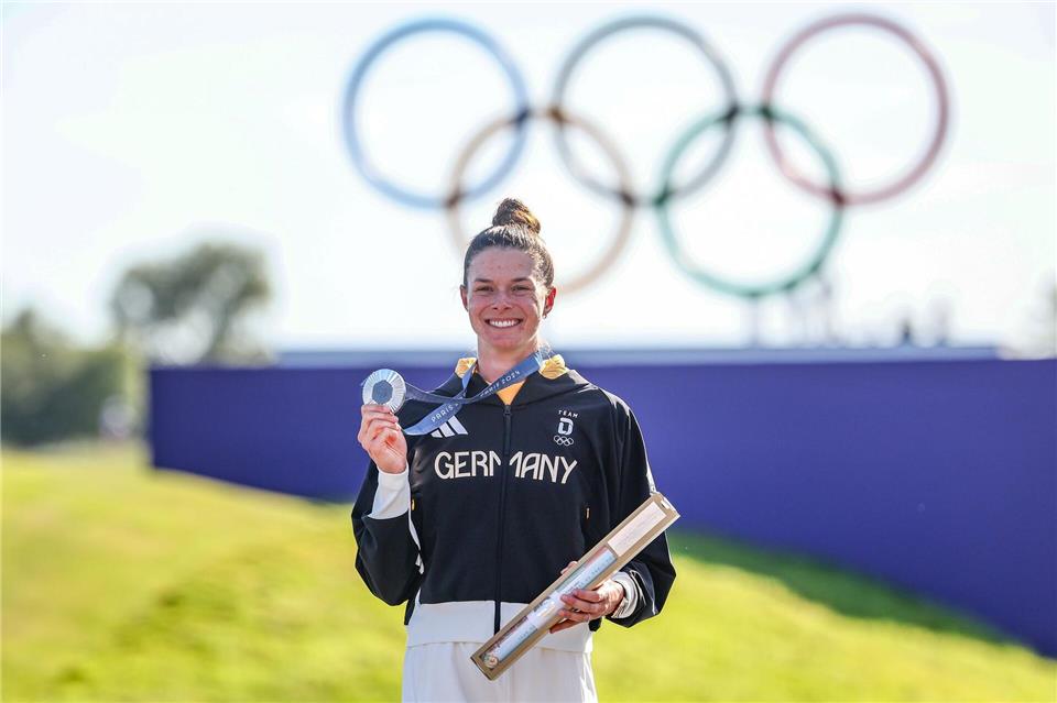 Golferin Esther Henseleit gewann bei den Olympischen Spielen in Paris überraschend die Silbermedaille.Jan Woitas/dpa