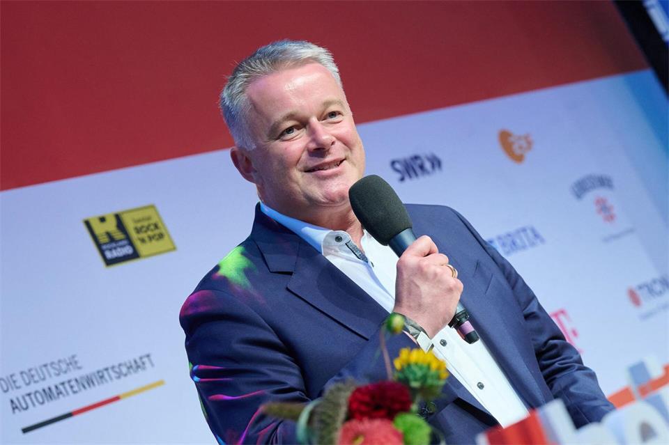 Gordon Schnieder spricht sich für eine genaue Kostenprüfung der „Rente mit 63“ aus.Annette Riedl/dpa