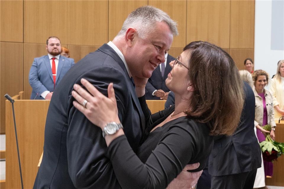 Gordon und Diane Schnieder haben am Sonntag Hochzeitstag. (Archivbild)Boris Roessler/dpa Pool/dpa