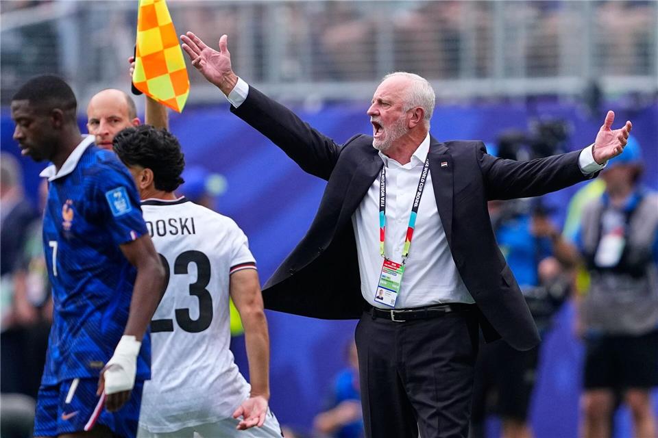 Graham Arnold trainiert den Irak seit Mai 2025. Petr David Josek/AP/dpa