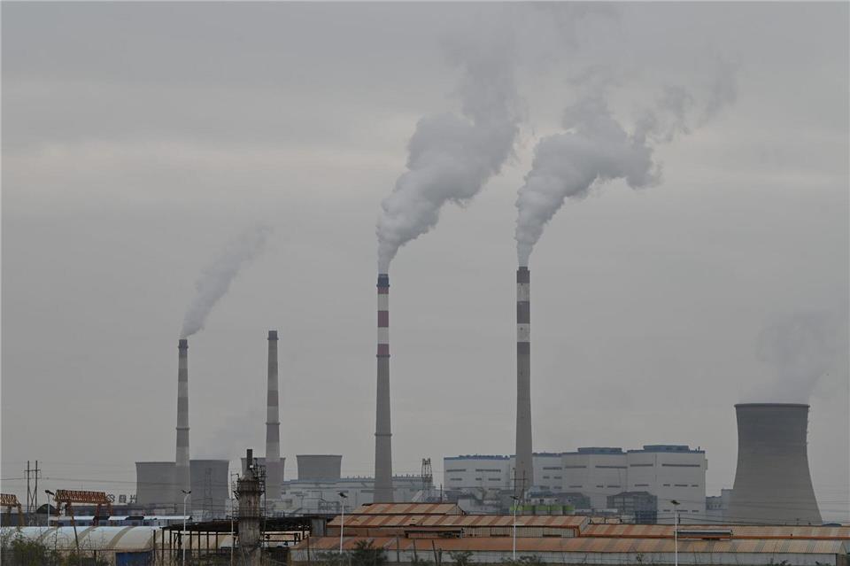 Greenpeace hat einen sinkenden Zubau von Kohlekraftkapazität in China errechnet. (Symbolbild) Johannes Neudecker/dpa