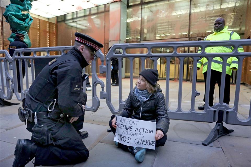 Greta Thunberg wurde in London festgenommen.Handout/Prisoners For Palestine/PA Media/dpa