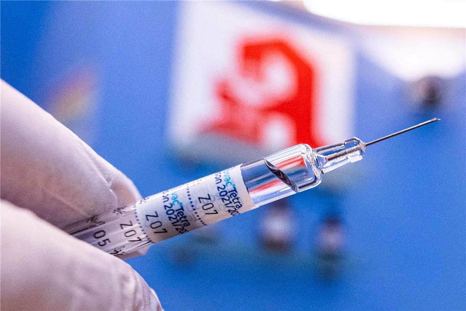 Grippeschutzimpfung in NRW-Apotheken bis in den späten Abend - am 8. Oktober ist das möglich. (Symbolbild)David Inderlied/dpa