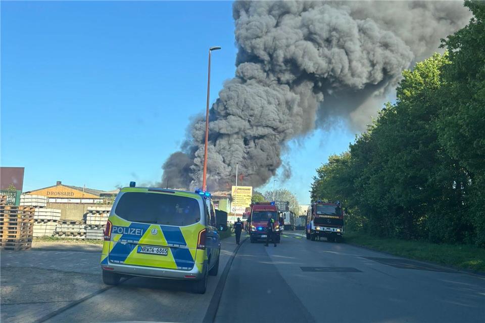 Großalarm in Grevenbroich. (Handout)-/Feuerwehr Grevenbroich/dpa