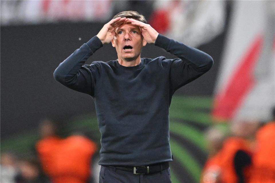 Großchance vergeben: Palace-Trainer Oliver Glasner kann es nicht fassen.Robert Michael/dpa