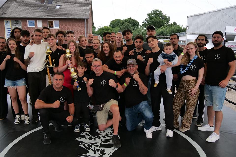 Große Beteiligung: Das Thai-Gym Borken veranstaltete die erste Borkener Open-Air-Gala.