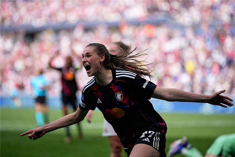 Große Ehre für Nationalspielerin Brand in ihrer Heimat. (Archivbild) Laurent Cipriani/AP/dpa