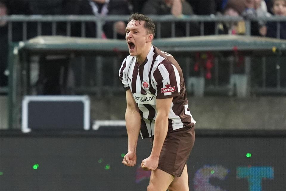 Große Freude: St. Paulis Martijn Kaars stellt gegen Heidenheim seine Torjäger-Qualitäten unter Beweis.Marcus Brandt/dpa