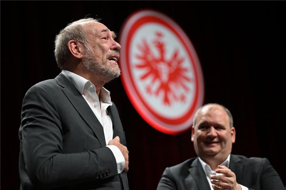 Große Fußstapfen: Beck folgte auf Peter Fischer.Arne Dedert/dpa