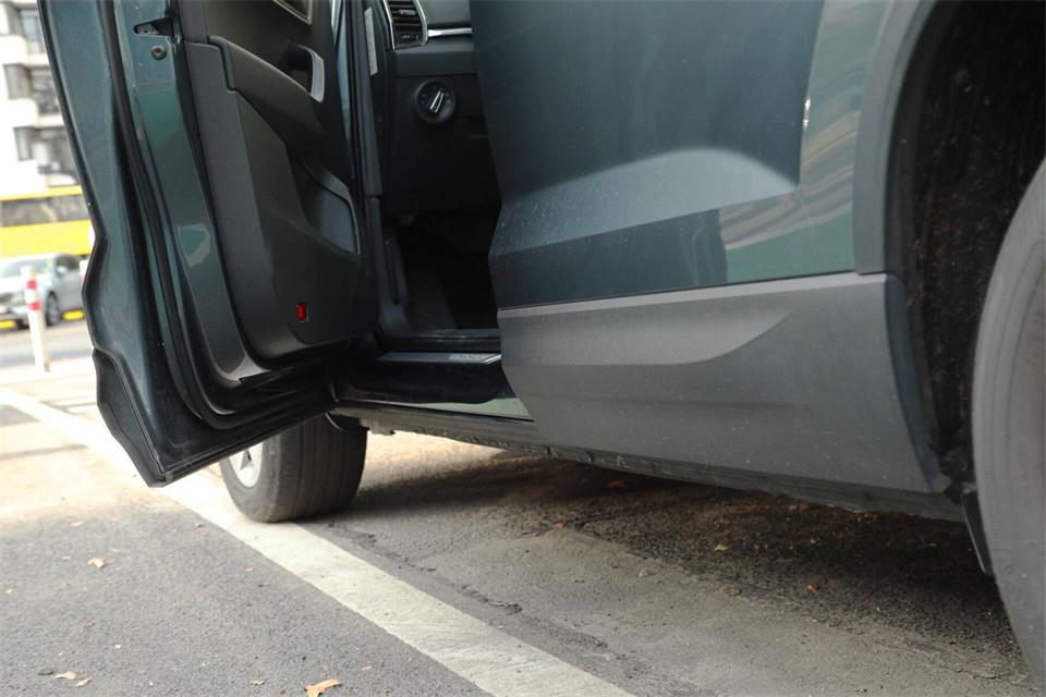 Große Gefahr im Gewusel der Stadt: Sogenannte Dooring-Unfälle können vor allem für Zweiradfahrer schlimm ausgehen. Doch haftet immer der Aussteigende allein?picture alliance/dpa/dpa-tmn