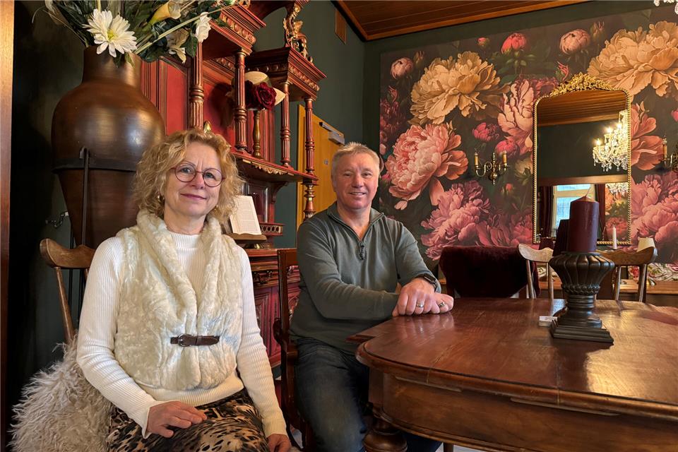 Große Zufriedenheit über die Umgestaltung der Traditions-Gaststätte bei Edelgard M. Ananias und Peter Tembrink.